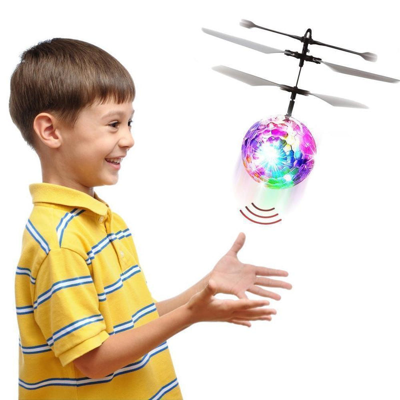 Fliegender Ball mit LED-Beleuchtung - hallohaus