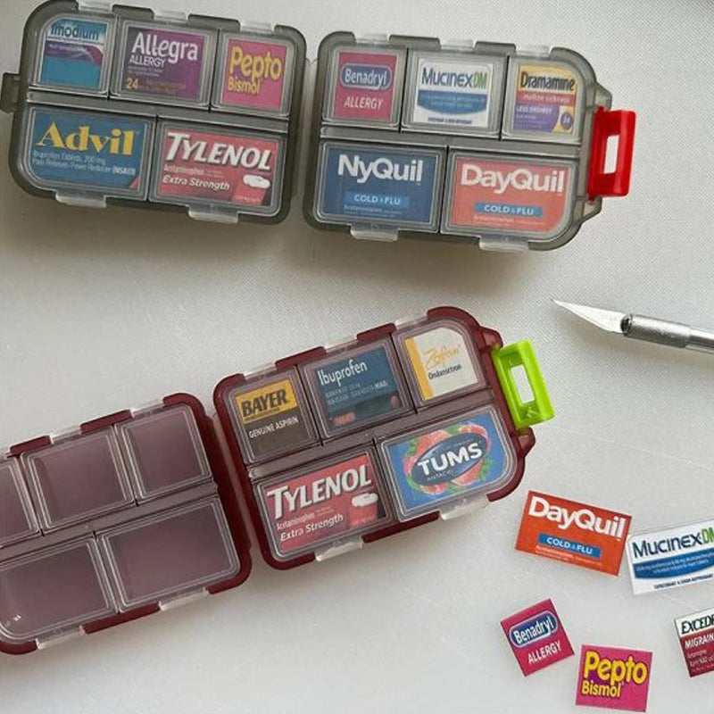 Reise-Pillenbox (161 Etiketten zur Personalisierung)