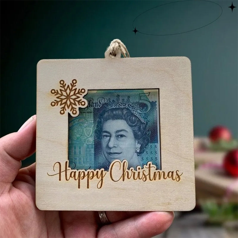 Weihnachtliche Geldklammer-Dekoration aus Holz