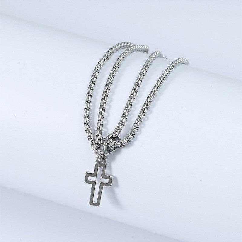 Armband mit Kreuzausschnitt