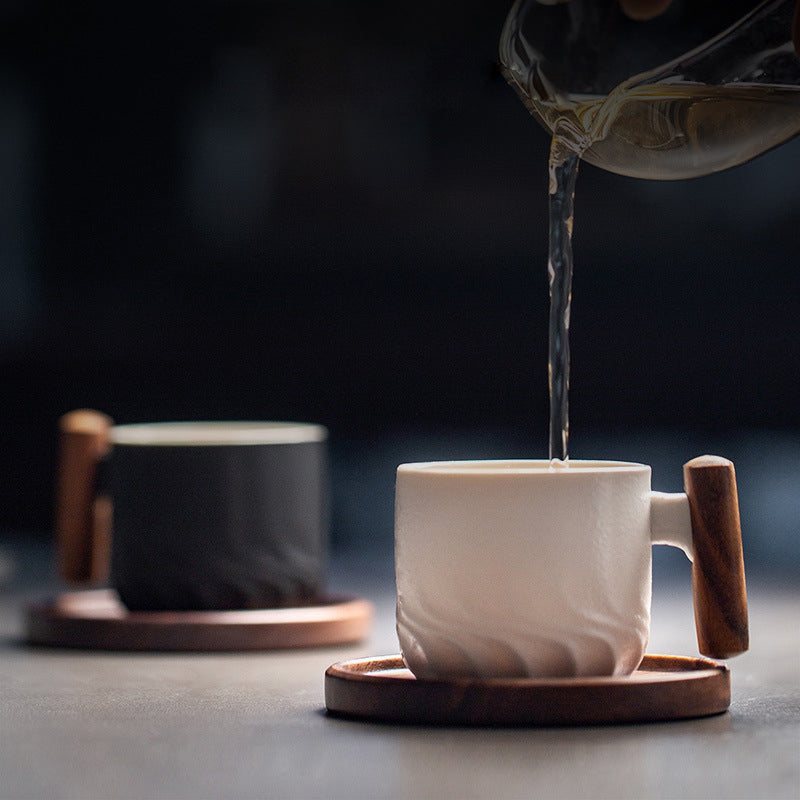 Handgefertigte Retro-Kaffeetasse aus Keramik