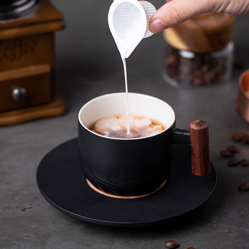 Handgefertigte Retro-Kaffeetasse aus Keramik