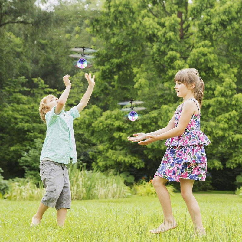 Fliegender Ball mit LED-Beleuchtung - hallohaus