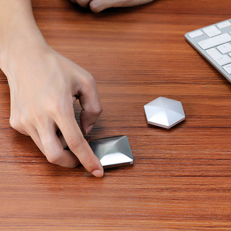 Desktop Fingerspitzen Metall Flip-Rotation Spielzeug